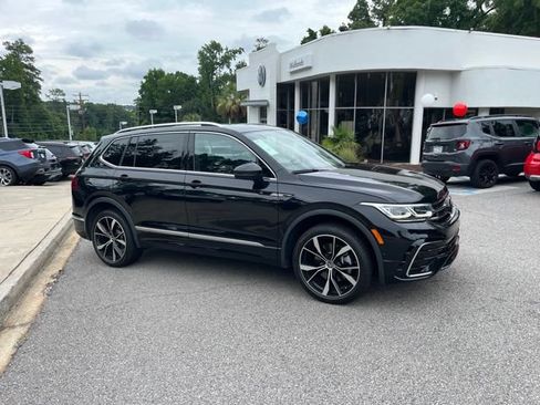 Used 2024 Volkswagen Tiguan SEL R-Line AWD/4WD image 2