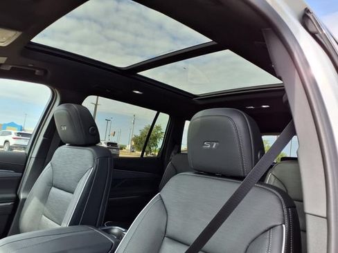 New 2026 Buick Enclave Sport Touring w/ Power Package FWD image 5