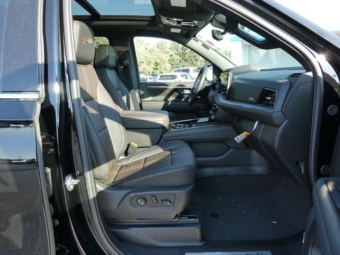 New 2026 Chevrolet Suburban High Country AWD/4WD image 10