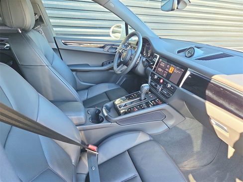 Certified 2026 Porsche Macan Turbo image 18