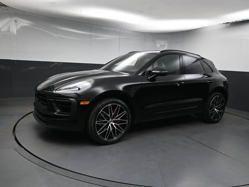 Used 2024 Porsche Macan S image 4