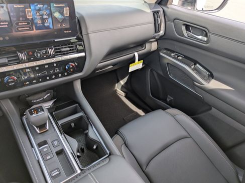 New 2026 Nissan Pathfinder SL FWD image 22