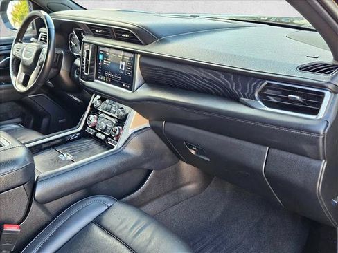 Used 2021 GMC Yukon Denali w/ Denali Ultimate Package AWD/4WD image 27