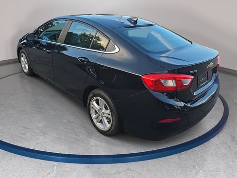 Used 2017 Chevrolet Cruze LT w/ Convenience Package FWD image 7