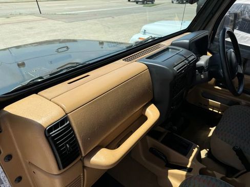 Used 1998 Jeep Wrangler Sport image 30