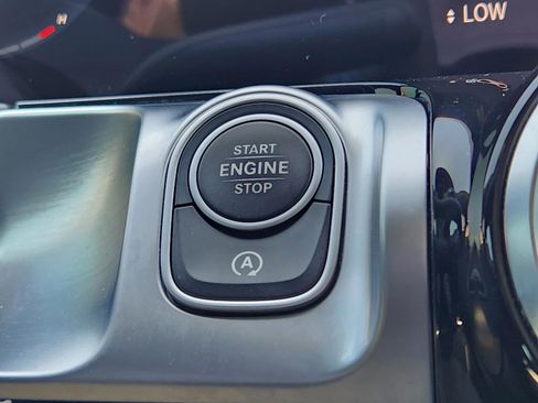 Used 2023 Mercedes-Benz GLB 250 4MATIC image 31