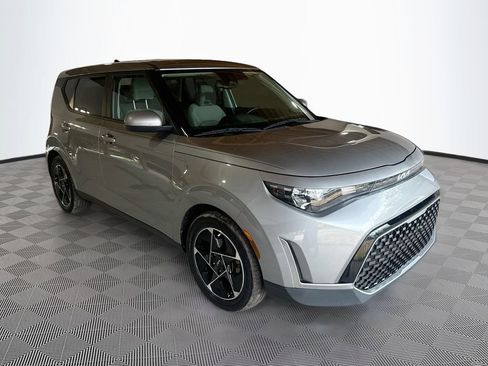 Used 2023 Kia Soul EX FWD image 4