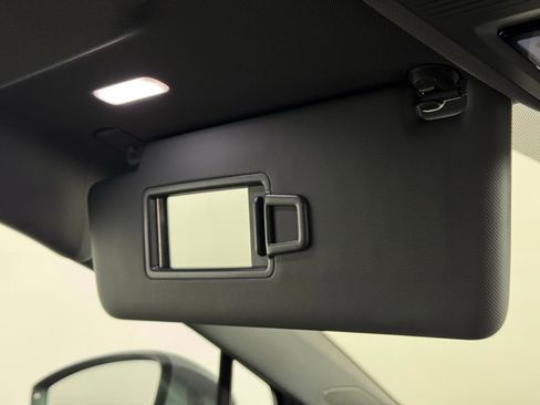 Used 2024 Audi Q4 e-tron Prestige image 26