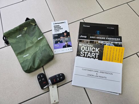 Used 2021 Jeep Grand Cherokee Limited image 47