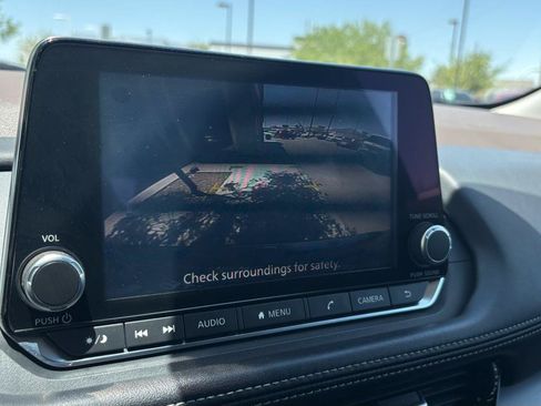 Used 2022 Nissan Rogue SV FWD image 21