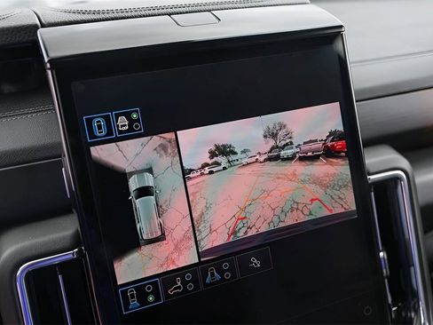 Used 2025 GMC Yukon Denali image 17