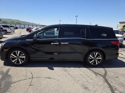 Used 2018 Honda Odyssey Elite image 2