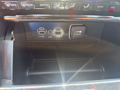 Used 2024 Jeep Grand Cherokee Limited AWD/4WD image 20