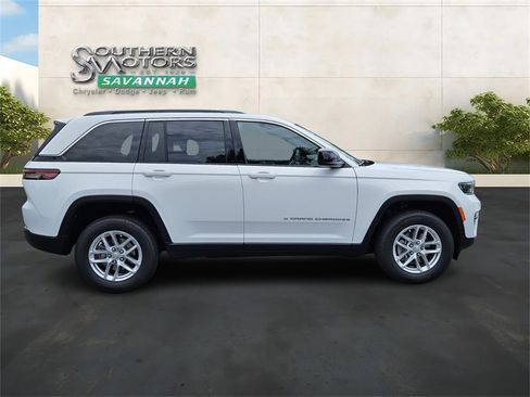 New 2025 Jeep Grand Cherokee Laredo X w/ Luxury Tech Group I image 6