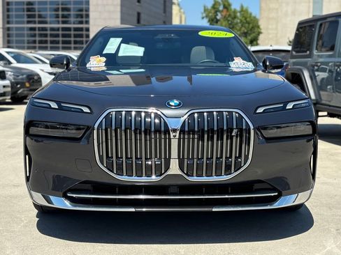 Used 2024 BMW i7 xDrive60 image 6