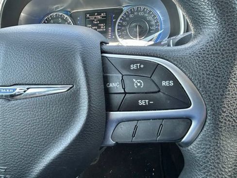 Used 2015 Chrysler 200 Limited FWD image 22