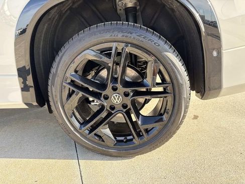 New 2026 Volkswagen Tiguan SE R-Line image 27