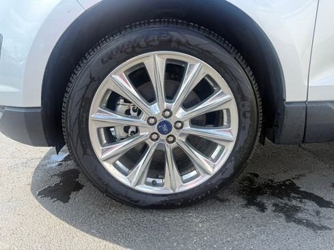 Used 2017 Ford Edge Titanium w/ Equipment Group 301A AWD/4WD image 9