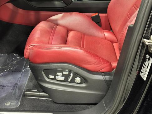 Used 2021 Porsche Cayenne S image 22