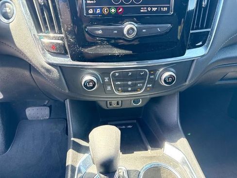 Certified 2023 Chevrolet Traverse LT FWD image 11