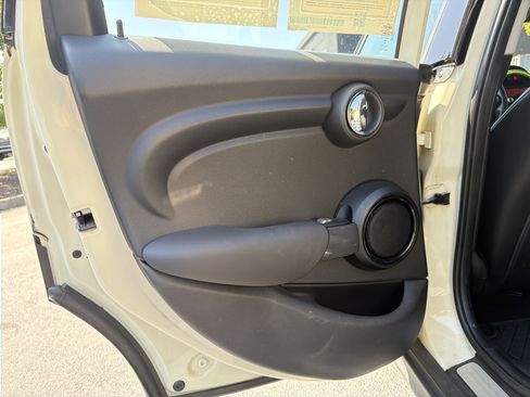 Used 2016 MINI Cooper 4-Door Hardtop FWD image 25