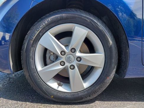 Used 2013 Hyundai Elantra GLS w/ Preferred Pkg FWD image 13