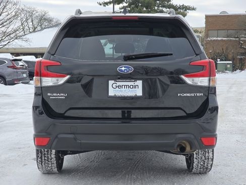 Used 2023 Subaru Forester Premium image 17