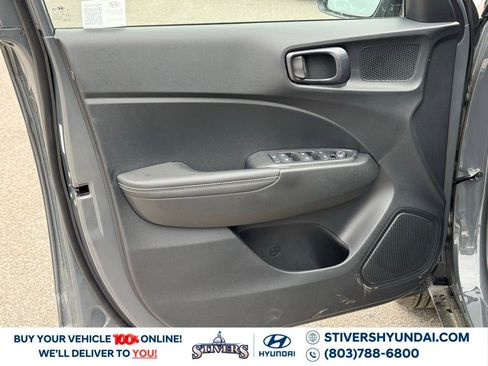 Certified 2025 Hyundai Venue Limited image 22