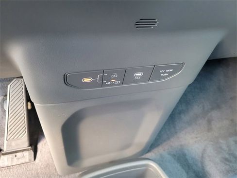 Used 2026 Kia EV9 Wind image 16
