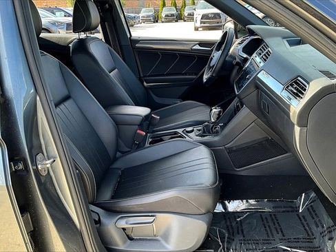 Used 2022 Volkswagen Tiguan SE R-Line image 28