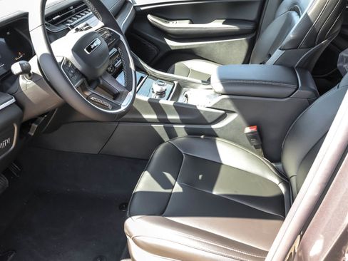 New 2025 Jeep Grand Cherokee Limited image 5