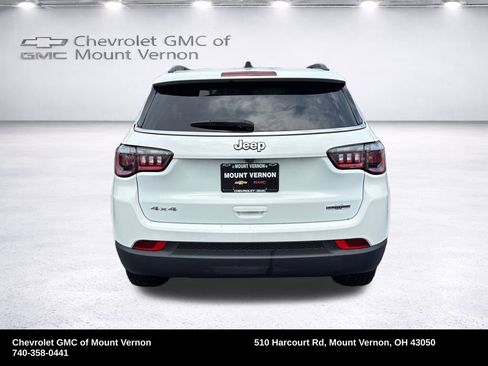 Used 2024 Jeep Compass Latitude AWD/4WD image 4