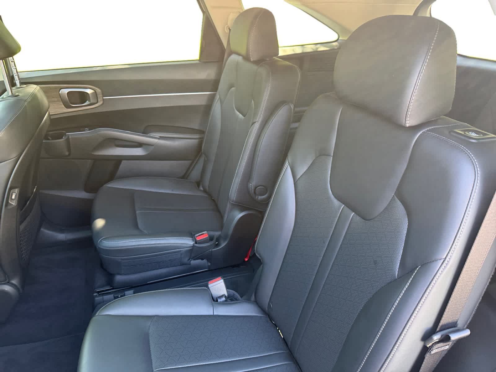 Used 2023 Kia Sorento EX w/ Panoramic Sunroof Package FWD image 22