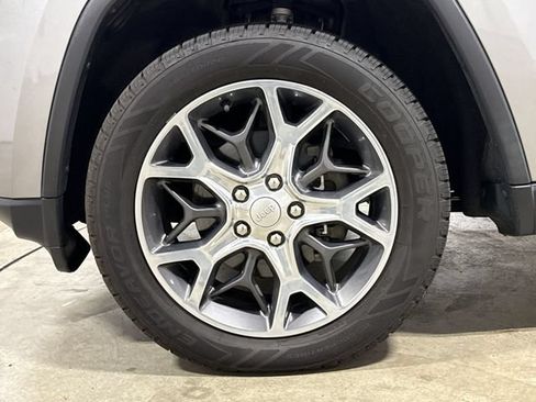 Used 2019 Jeep Grand Cherokee Limited w/ Trailer Tow Group IV AWD/4WD image 28
