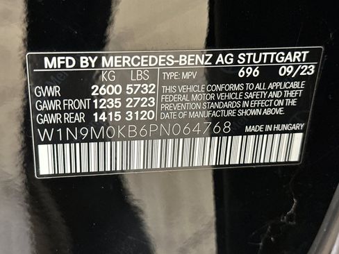 Used 2023 Mercedes-Benz EQB 300 4MATIC w/ Exclusive Package image 28