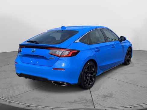 Used 2024 Honda Civic Sport Touring image 3