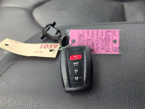 Used 2024 Toyota Camry XLE FWD image 16