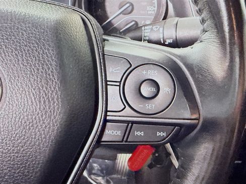 Used 2022 Toyota Camry SE FWD image 15