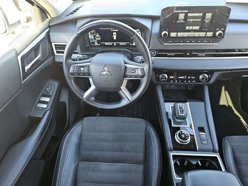 Used 2022 Mitsubishi Outlander SE FWD image 17