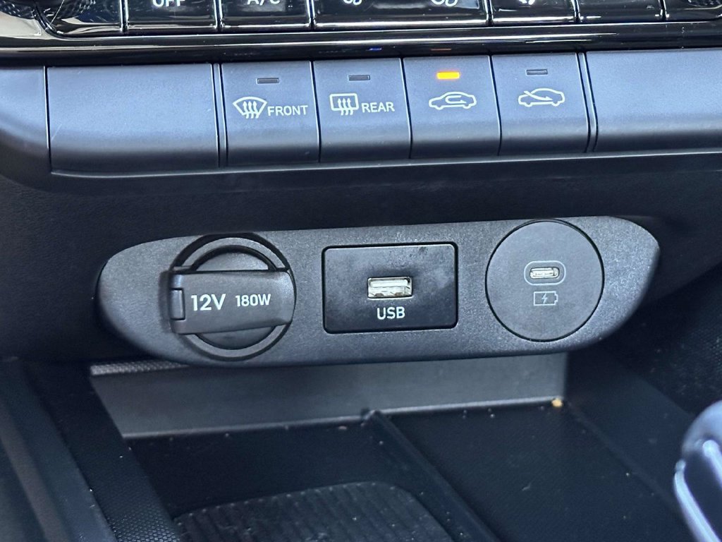 Used 2025 Hyundai Elantra SEL FWD image 20