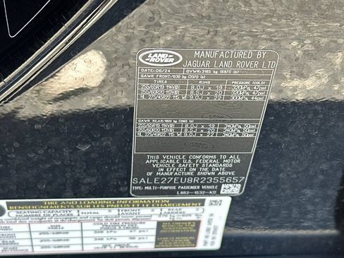 Used 2024 Land Rover Defender 110 X-Dynamic SE AWD/4WD image 38