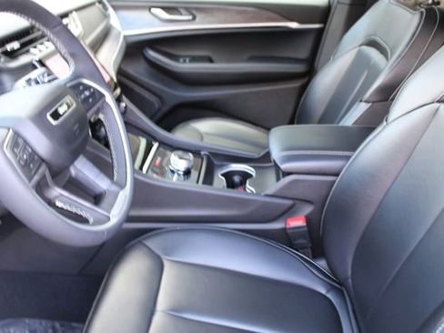 Used 2025 Jeep Grand Cherokee L Limited w/ Black Appearance Package image 22