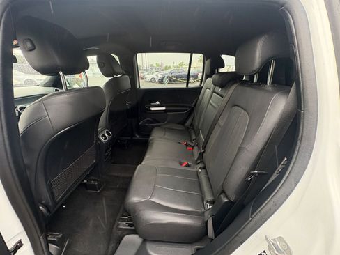 Used 2025 Mercedes-Benz GLB 250 4MATIC image 28