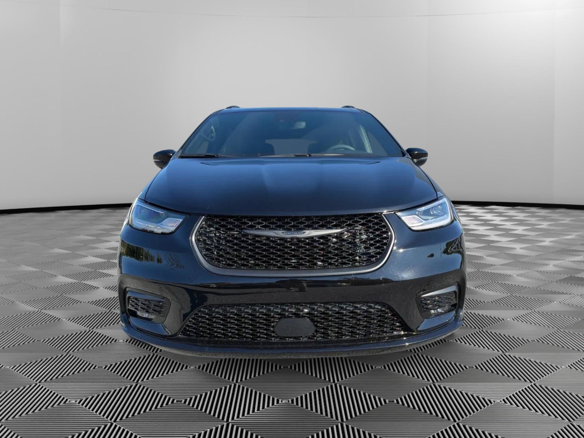 Used 2025 Chrysler Pacifica Limited FWD image 7