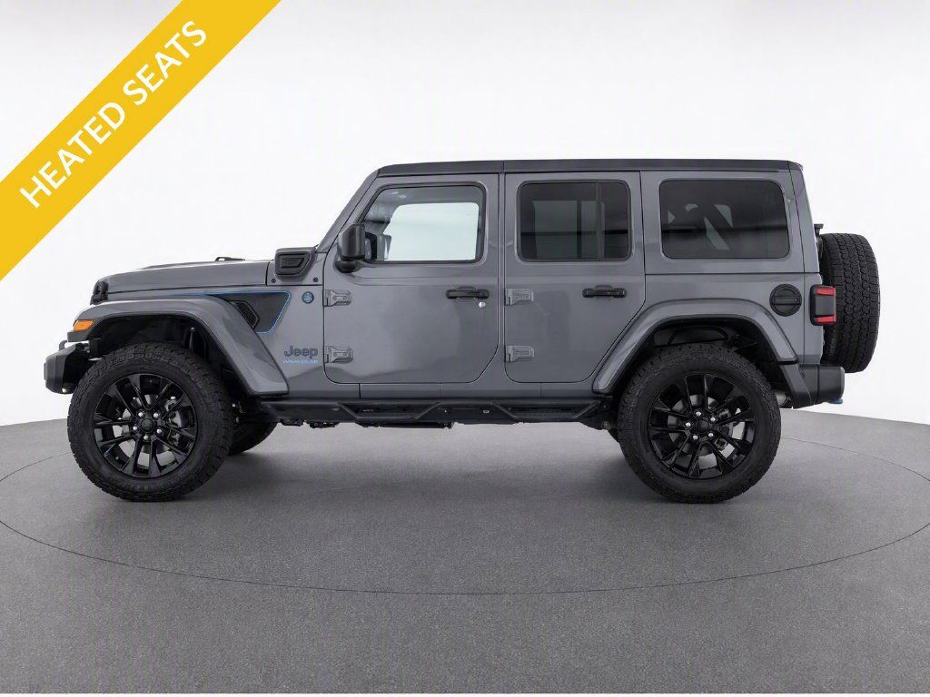 Used 2022 Jeep Wrangler Unlimited Sahara w/ Cold Weather Group AWD/4WD image 6