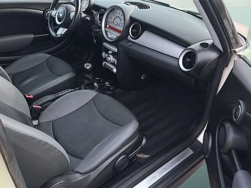 Used 2010 MINI Cooper Hardtop FWD image 19