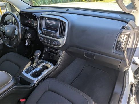 Used 2022 Chevrolet Colorado LT w/ Safety Package image 15