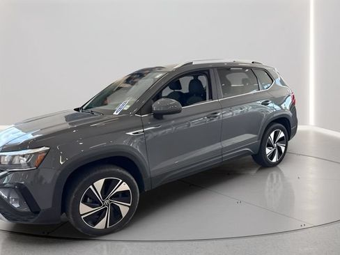 Used 2023 Volkswagen Taos SE AWD/4WD image 8