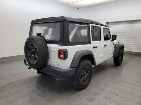 Used 2018 Jeep Wrangler Unlimited Sport AWD/4WD image 9