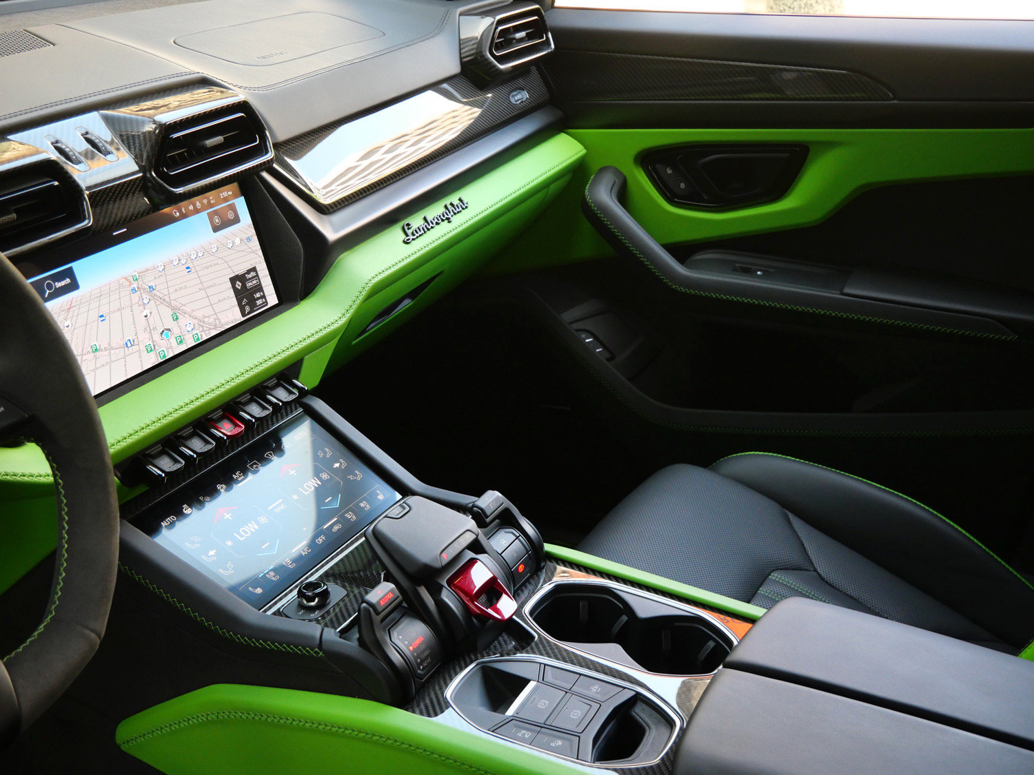 Used 2026 Lamborghini Urus SE AWD/4WD image 17